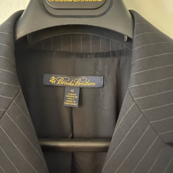 Like NEW Brooks Brothers dress. Navy pinstriped. Size 10 Excellent condition - Picture 2 of 10